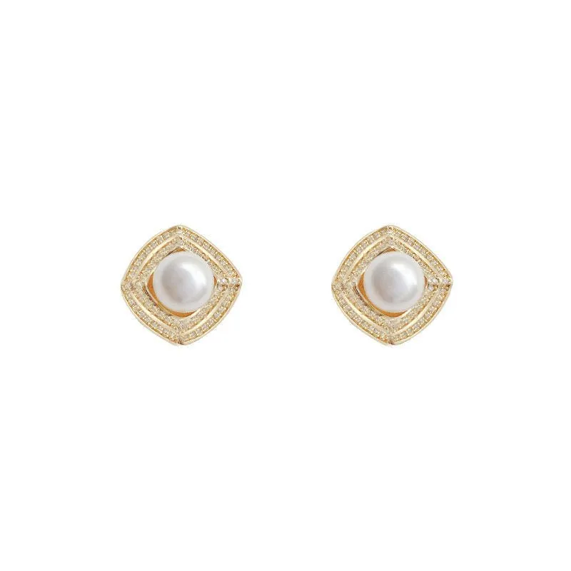 Geometry Pearl Stud