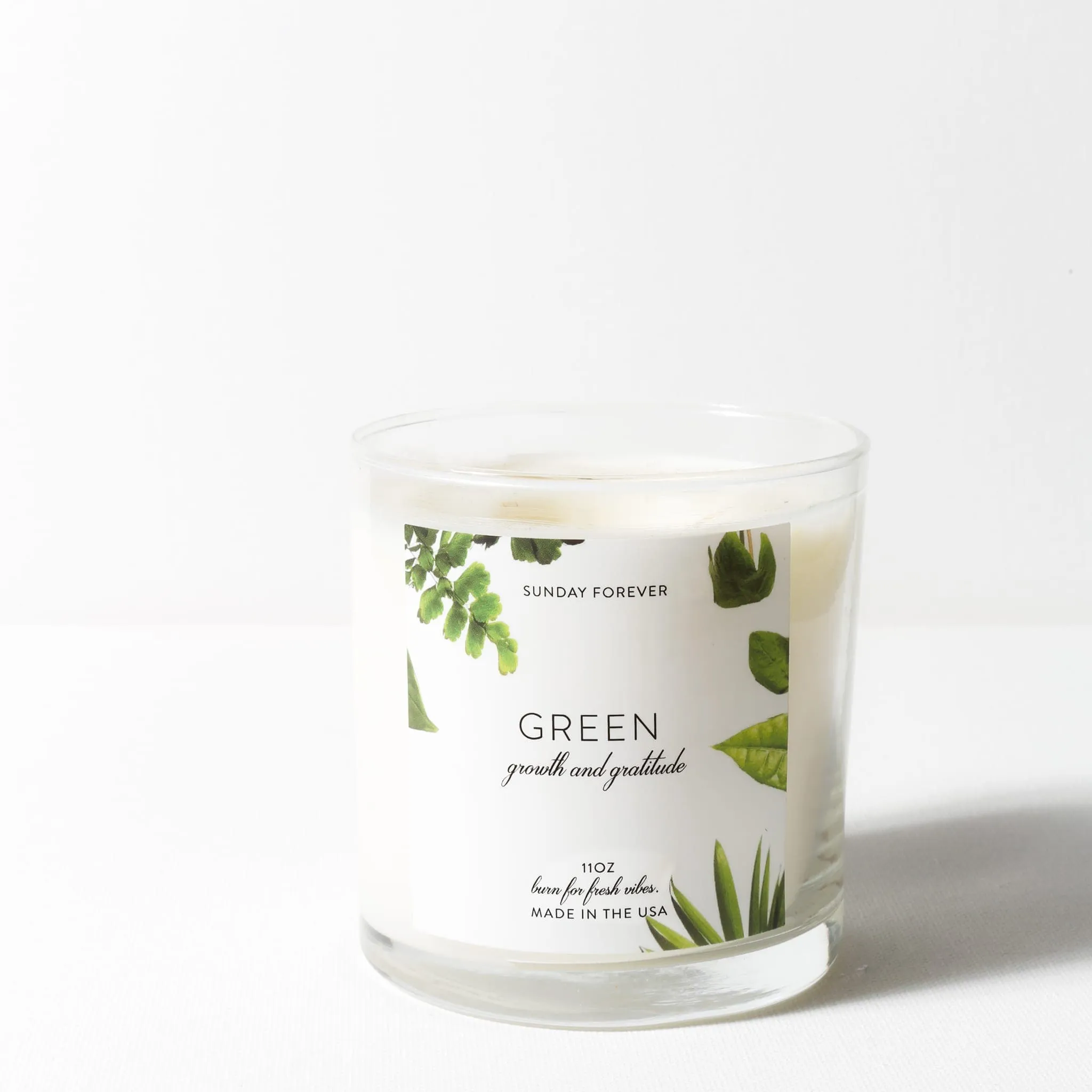 Green Luxury Candle with Palo Santo and Cedar